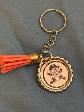 Vintage New York Mets Bottle Cap Keychain with Orange Tassel